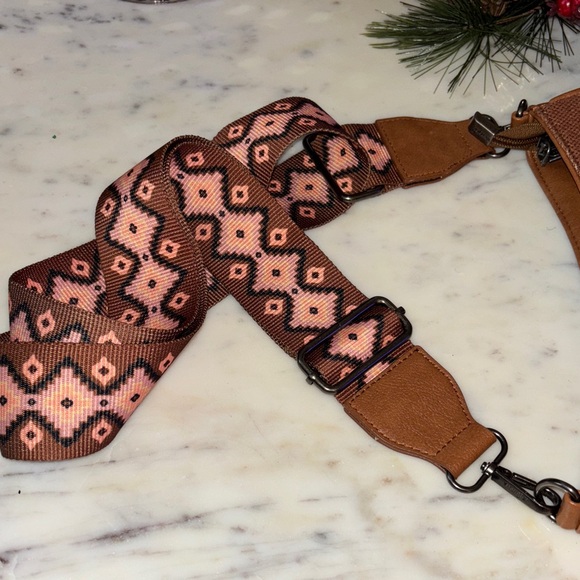 Wrangler Tan and Brown Patterned Shoulder Bag - Picture 6 of 6